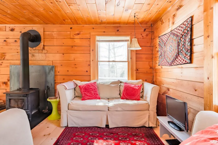 Delightful Cabin with Extras - Image 1