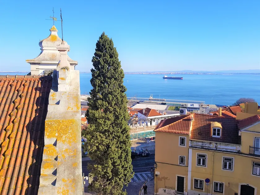 Cosy Apartment with Stunning River view in Alfama - Image 1