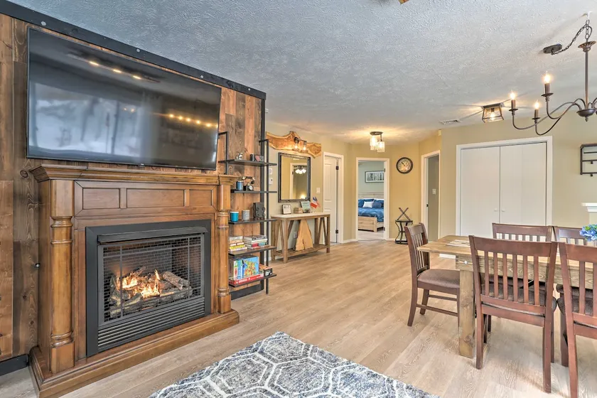 Pocono Near Attractions / hot tub /fire pit/ games - Image 1
