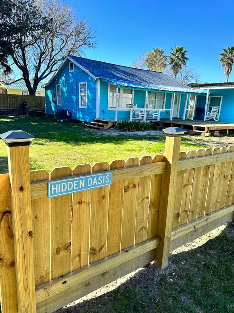 Hidden Oasis plus Bunkhouse - Image 1
