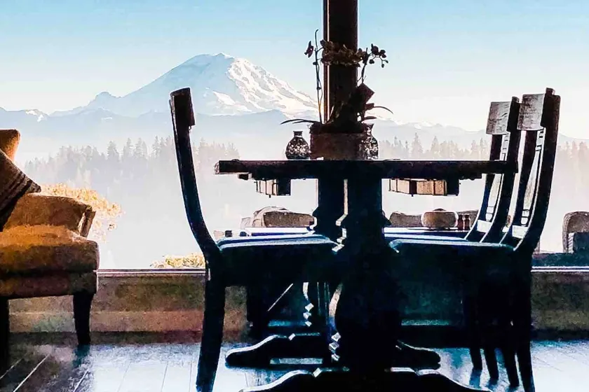 Stunning Mt Rainier View home, hot tub, fire pit. - Image 1
