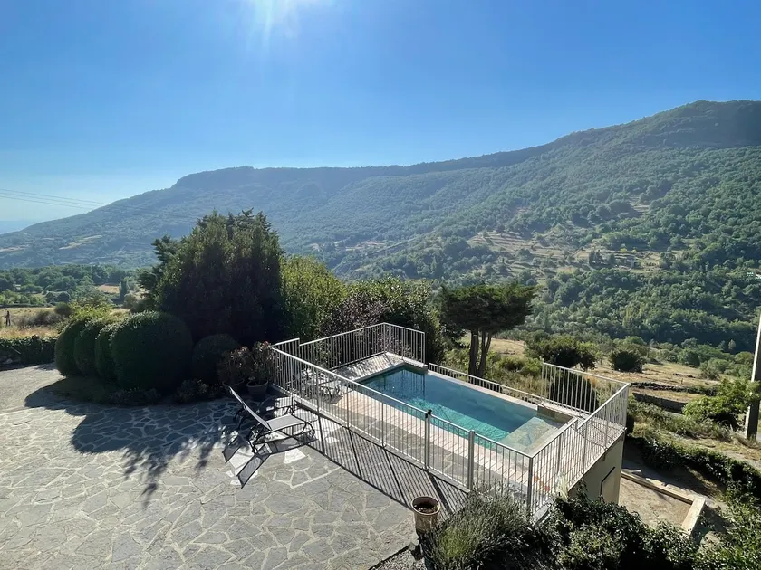 Gîte in Ardèche with swimming pool and magnificent view of the valley - Image 1