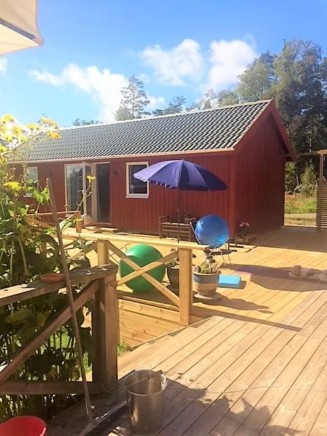 New guesthouse by lake. City 7 km away. No pets. - Image 1
