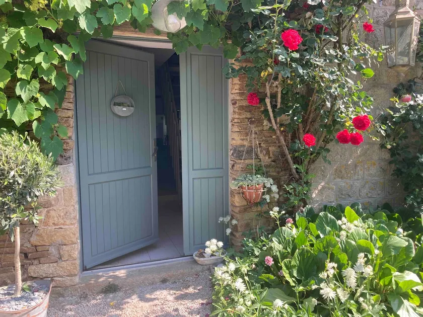 Charming countryside homes - Image 1