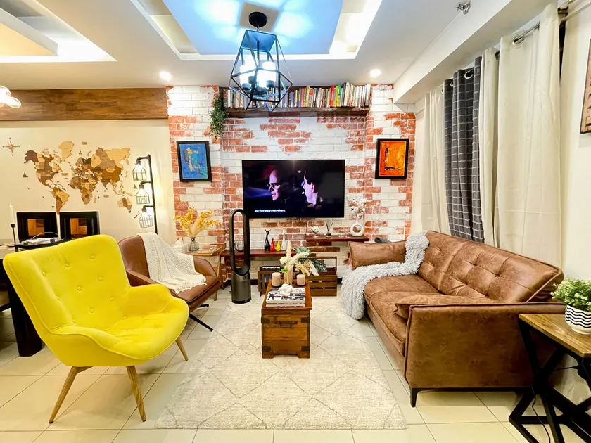 Rustic Art Haven : 2BR flat in Acacia Estates - Image 1
