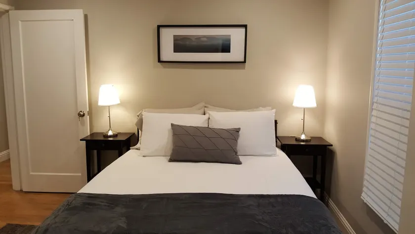 Top Quality Two Bedroom Home Near San Francisco - Image 1