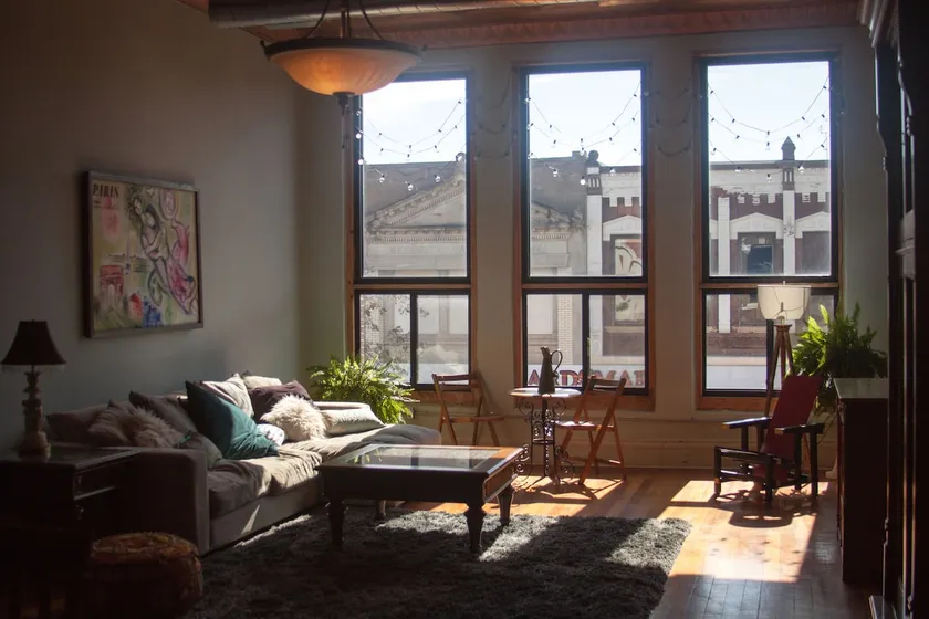 Library Loft Apartment - Right Wing - Image 1