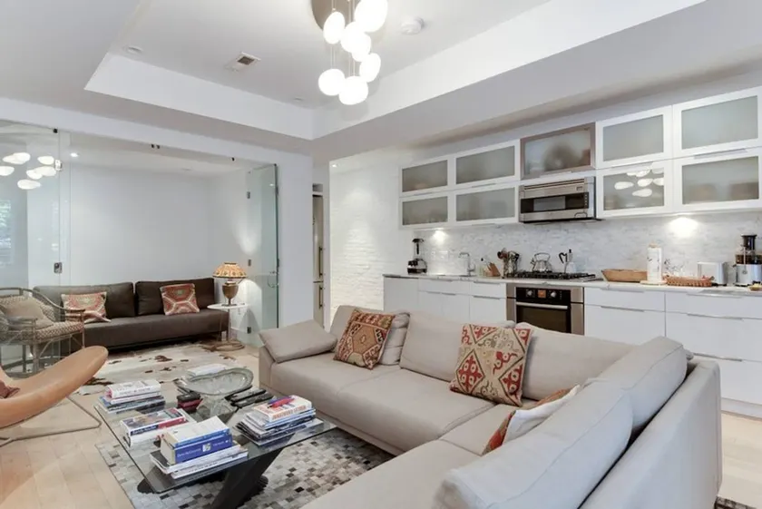Luxury Apartment steps to The Dupont Circle Metro - Image 1