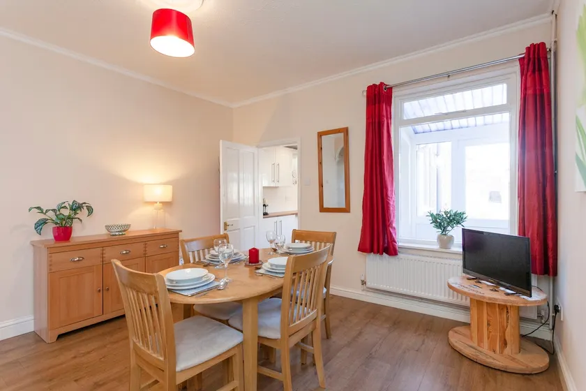 Charming 2-Bedroom House Ibstock, Leicester - Image 1