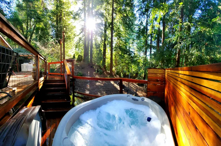 The Artists' Tree House - Image 1