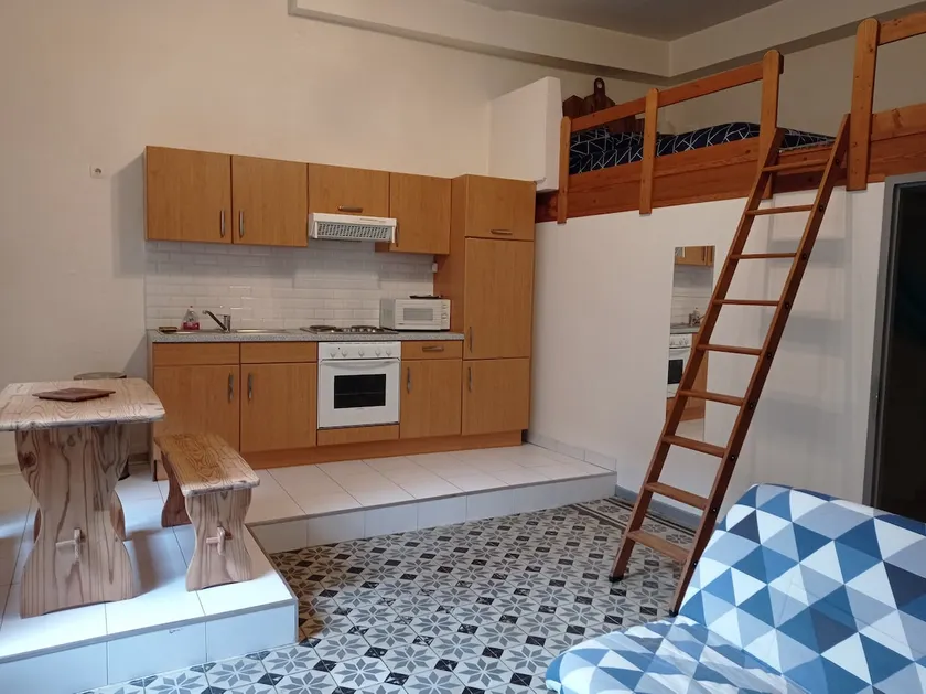 Jolie studio avec mezzanine au coeur de Saint Marcellin - Image 1