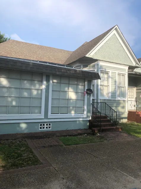 Centrally located in Historic Biloxi. - Image 1
