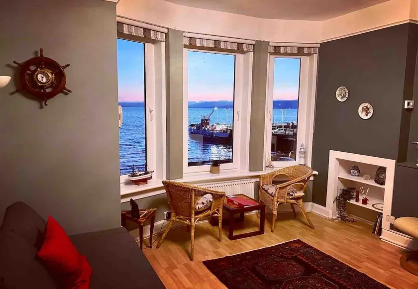 Anchorage, a lovely 2nd floor one bedroom apartment with fabulous seaviews - Image 1