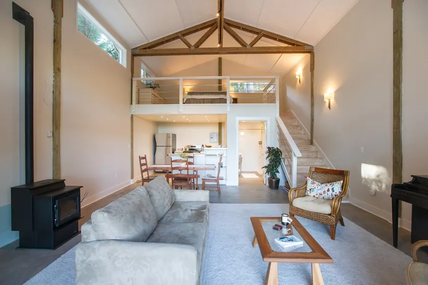 Romantic Barn Guest House Quiet & Coastal - Image 1