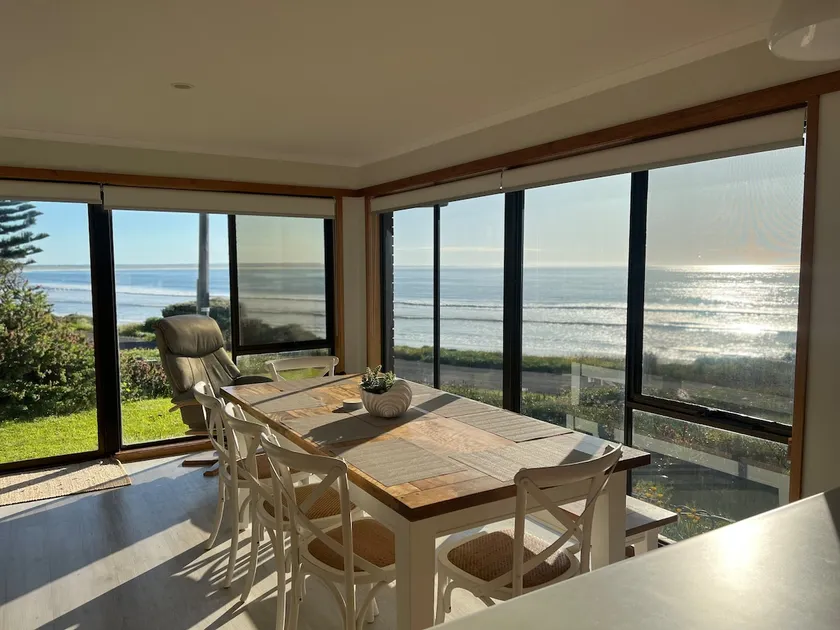 Beach and Riverfront views Port Fairy - Image 1