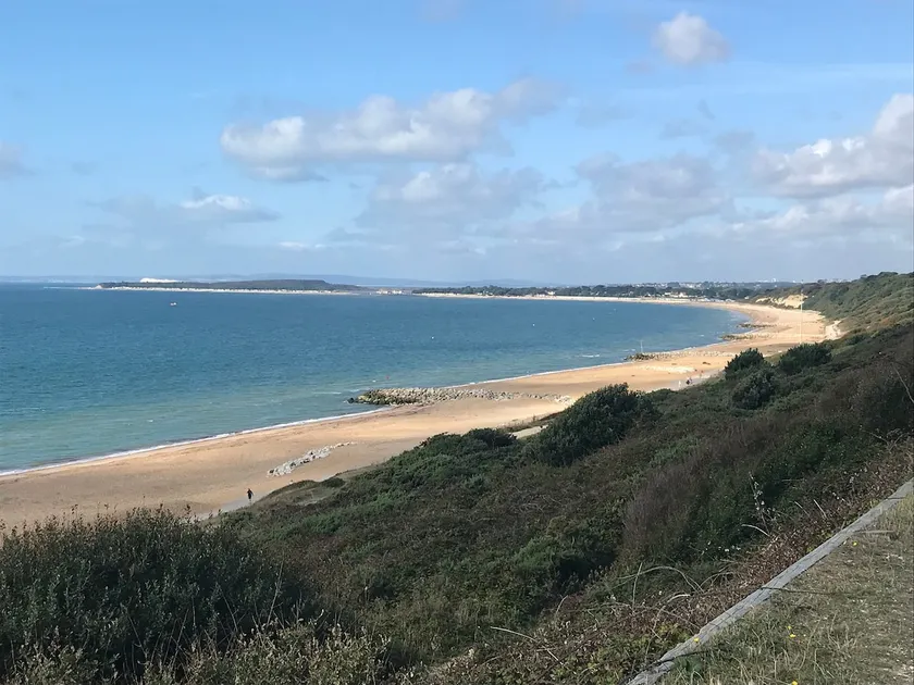 Refurbished home, 5 min walk to Highcliffe beach - Image 1