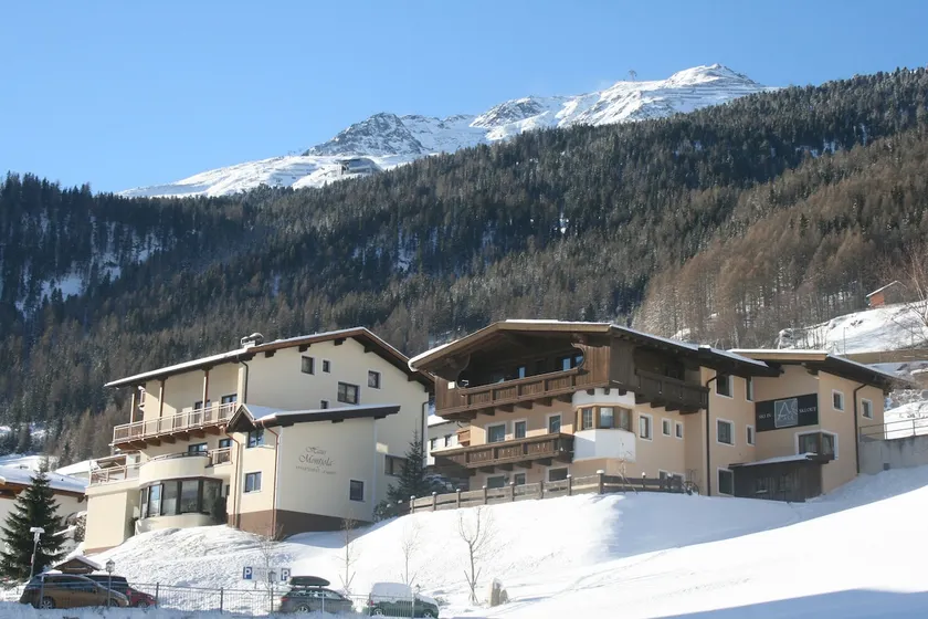 Top 7 - Luxury terrace apartment with 3 bathrooms (6-8P) - Image 1