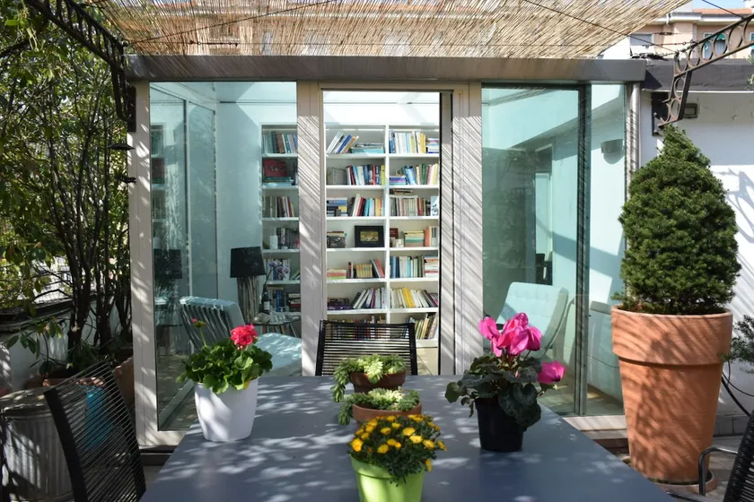 An Oasis of Quiet and Design with free parking - Image 1