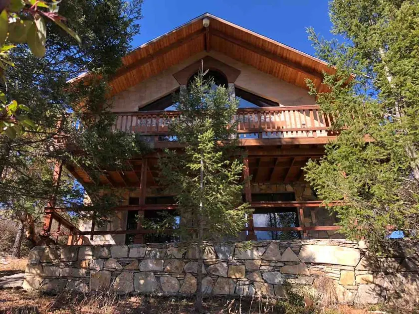 Cabaña Las Mariposas 🦋 in Bosques de Monterreal (Monterreal Forests) - Image 1