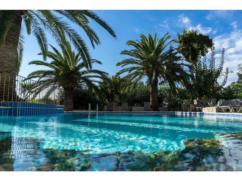 Mulberry Villa - Image 1