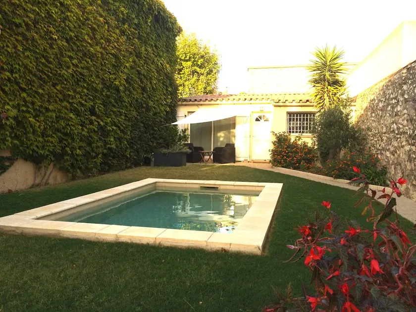 Garden house and swimming pool - Image 1