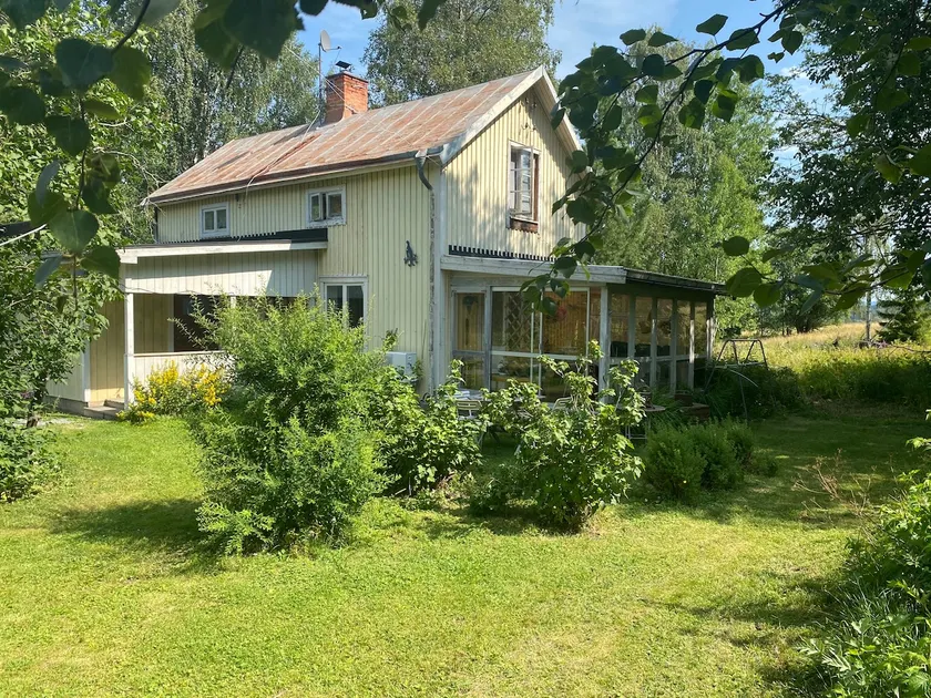 House near Hallstaberget - Image 1