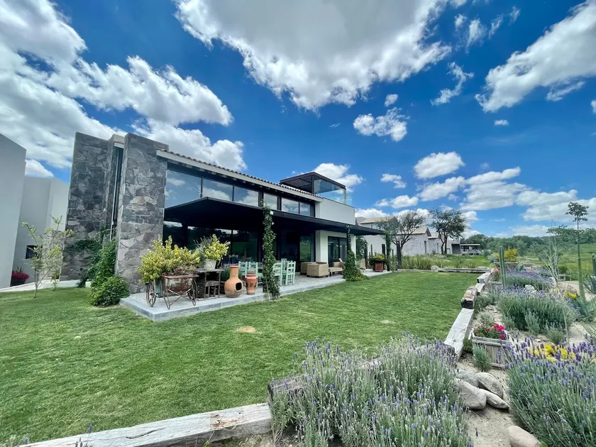 Golf Villa with Jacuzzi and rooftop - Image 1