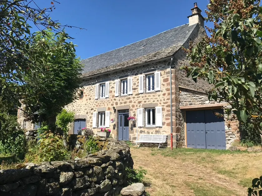 La Maison d'Angèle in the heart of Cantal - Image 1