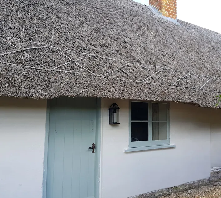 Thatched Grade ll property in Ashford Hill - Image 1