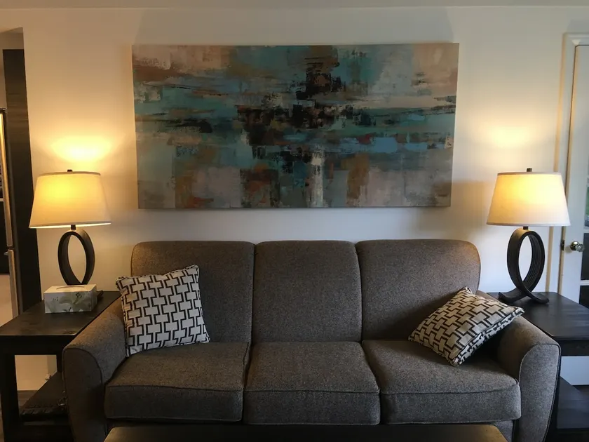 Comfy 3-Bedroom Home with Modern Upgrades - Image 1