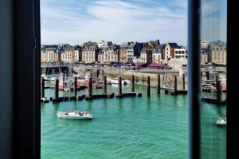 Atypical 3*⭐⭐⭐ duplex with exceptional Pollet views 🐟 - Image 1