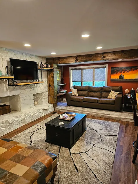⚓Captain Bill's Guest House and heated pool access⚓ - Image 1
