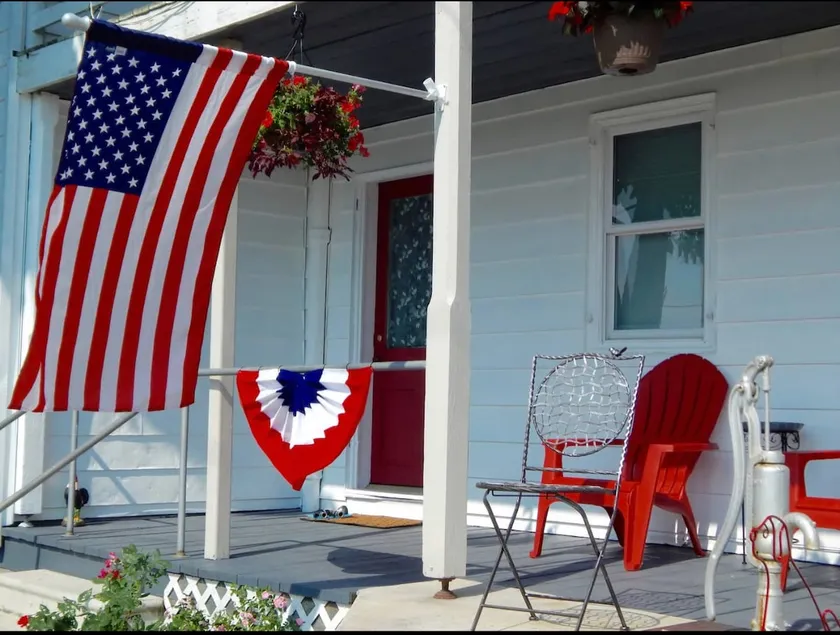 Freckled Farmhouse | Near Gettysburg Sleeps 14 - Image 1