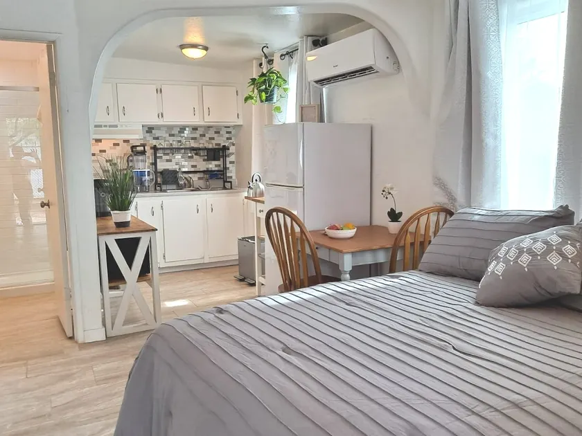 Cozy studio UNIT 3, WHITE DOOR - Image 1