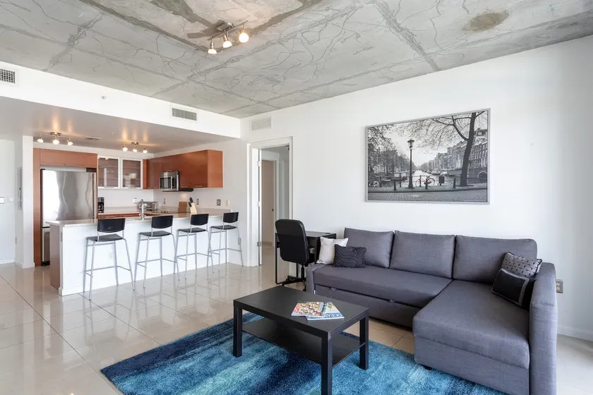 Top Rated 2br/2bath in Prime Location of Miami! - Image 1