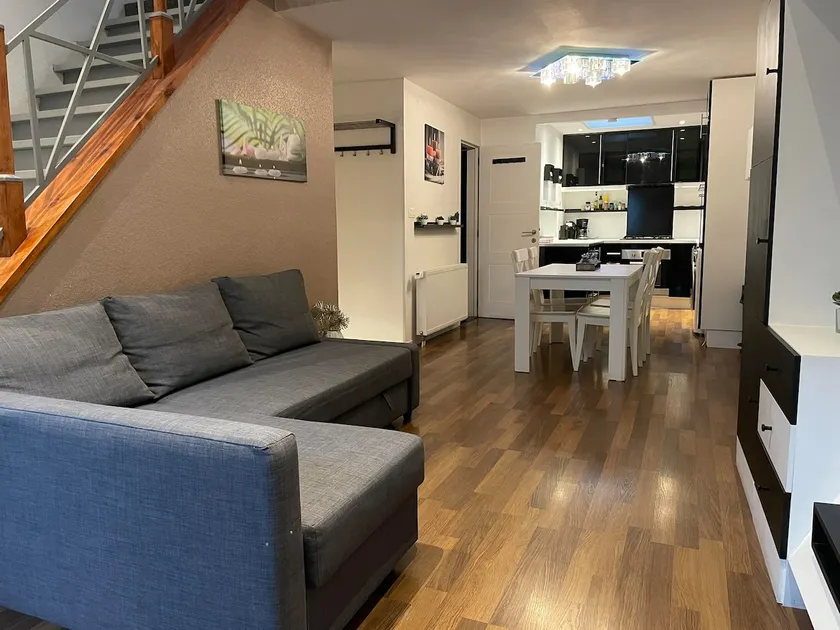 Charleroi: Beautiful Apartment with mezzanine - Image 1