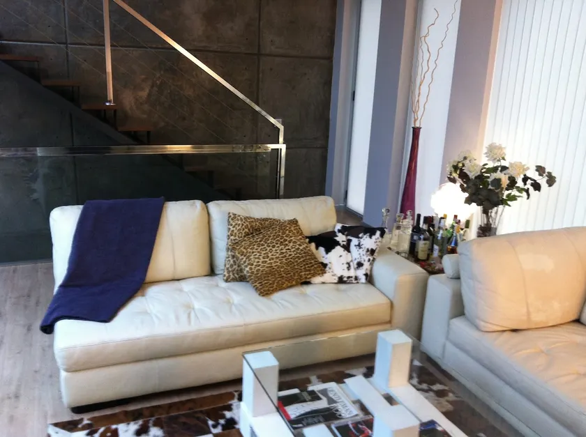 Maison côtière exclusive avec magnifique terrasse et wifi à 1 minute de la plage. - Image 1