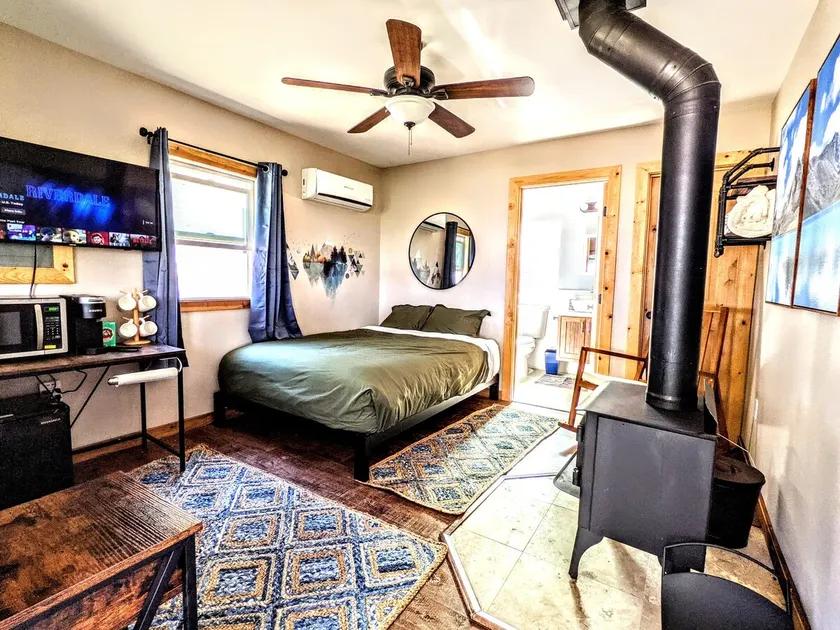 #4Falcon's Chalet-Cabin W/Fireplace & Amazing View - Image 1