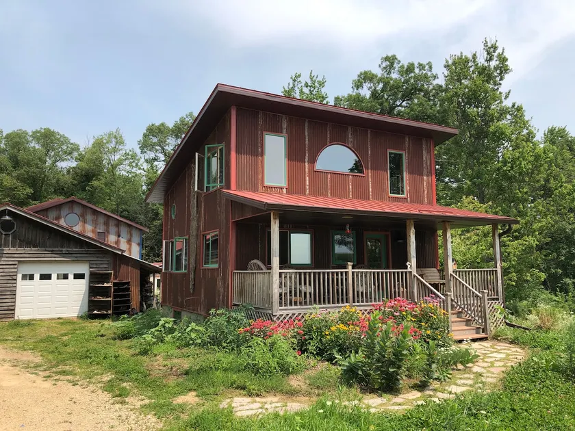 Tin Terra Cabin in Amish Paradise with Steam Sauna - Image 1