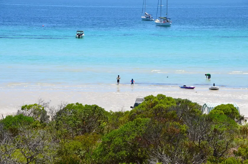 Beachfront + Stunning Views + Free WIFI + Air Con + Fireplace - Image 1