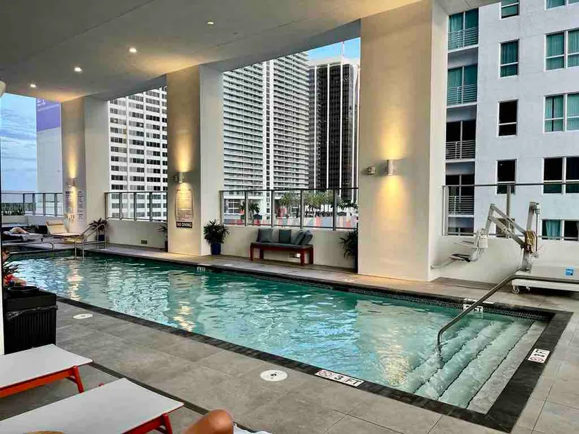 *Free Parking* 2 Bedrooms/1.5 Baths in DT MIAMI - Image 1