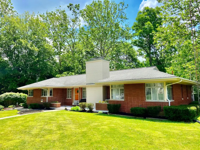 The Wright Arbor House: A Mid-Century Experience! - Image 1