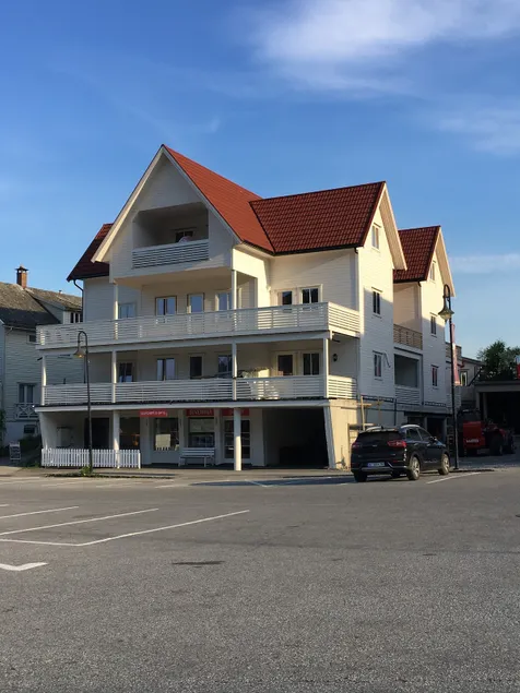 Balestrand Fjordapartments Holmen 19A - Image 1