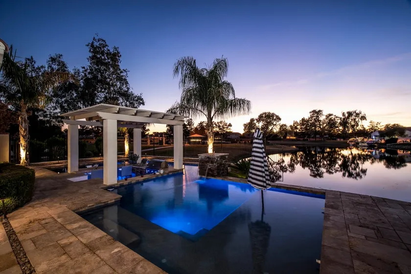Ritz Waters at Ocotillo, Heated Pool, 5br/3.5 bath - Image 1