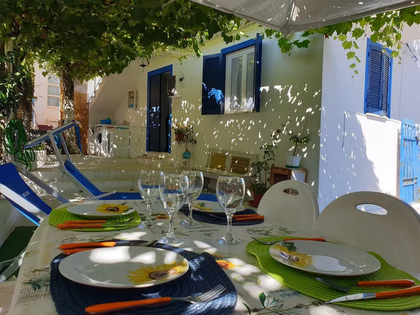 cozy house private parking and air conditioning - Image 1