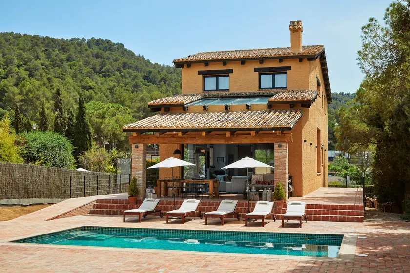 Villa 30 minutes from Barcelona with pool and barbecue - Image 1