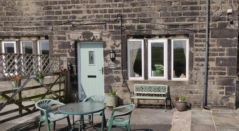 Nell's Cottage Diggle, Saddleworth on Rural Farm. - Image 1