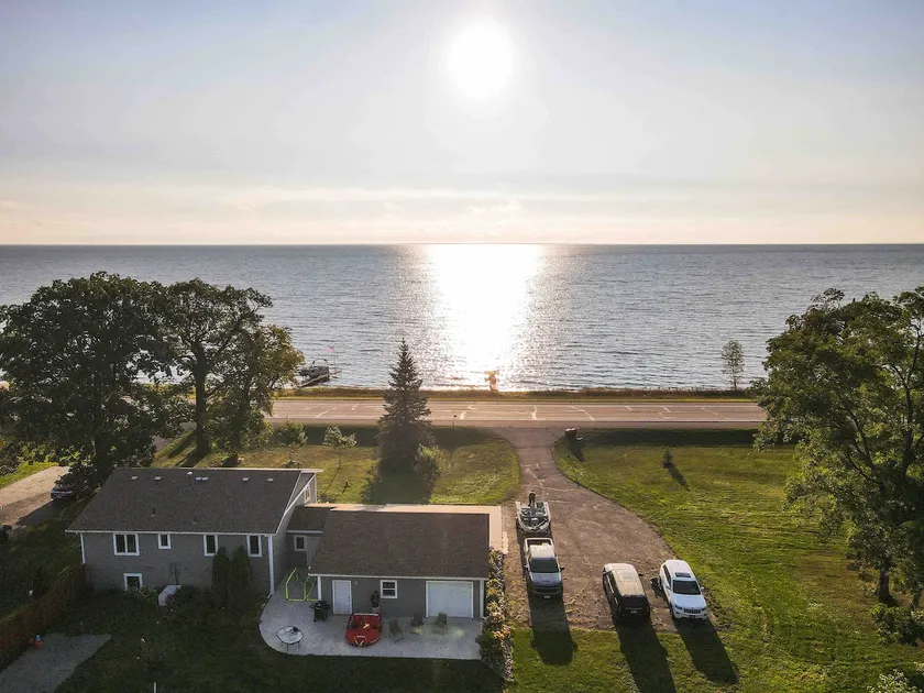 Mille Lacs Lake Getaway! Dock•Huge Yard•Game Room - Image 1