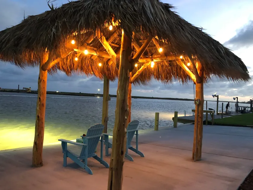 “Little Salt” GREAT LOCATION on intercoastal! Catch fish from backyard - Image 1