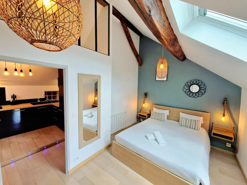 ❤ The Cozy Studio/Loft under the Roofs - Image 1